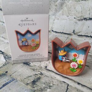 Hallmark Keepsake Ornament Cookie Cutter Spring Series #4 Gardening Mouse 2017